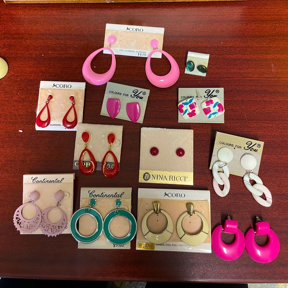 Vintage jewelry earring for  sale as a lot